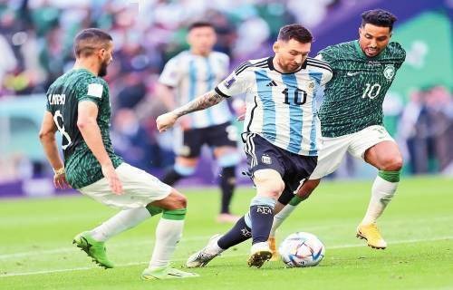 全球限量50台 从F1赛场到公路猛兽 红牛RB17超跑亮相